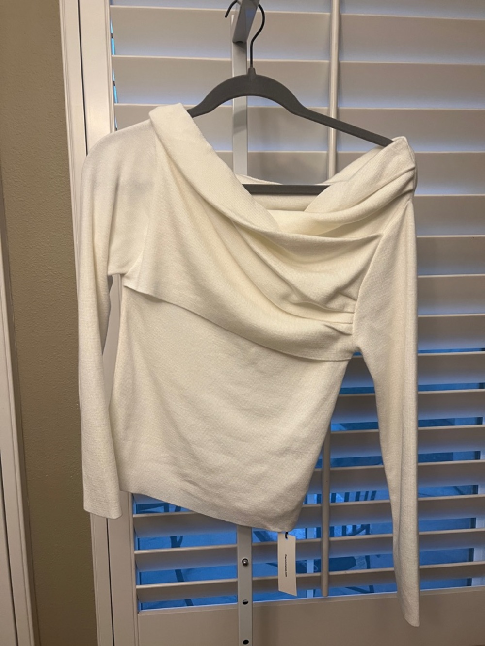 Commense Off-Shoulder Cream Knit Sweater